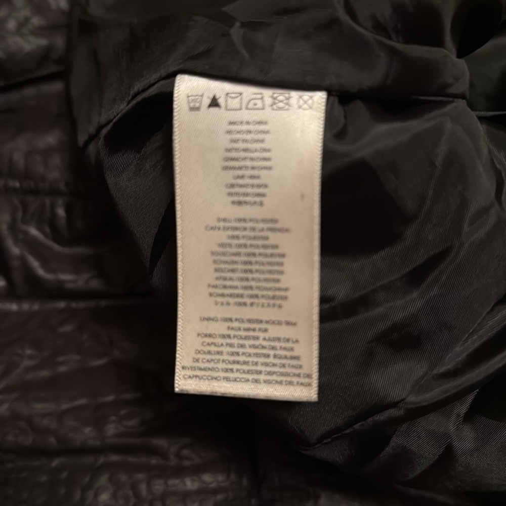 Michael Kors Hooded Puffer Vest - Picture 4 of 4